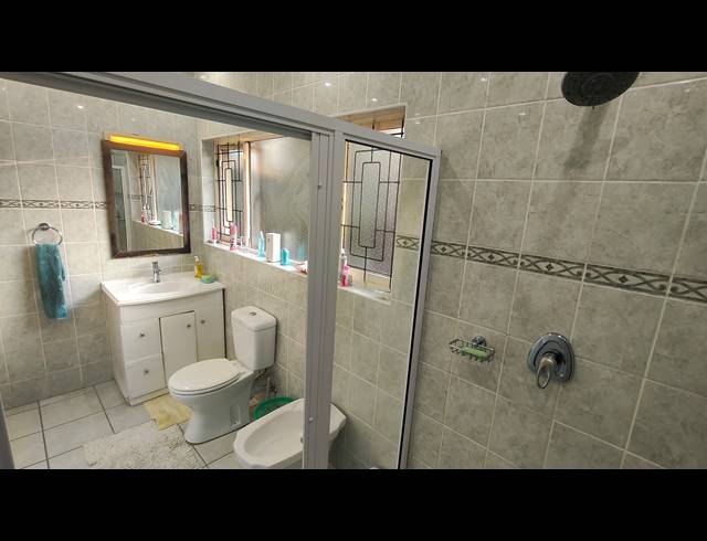 4 BEDROOM HOUSE FOR SALE IN DAWNCLIFFE